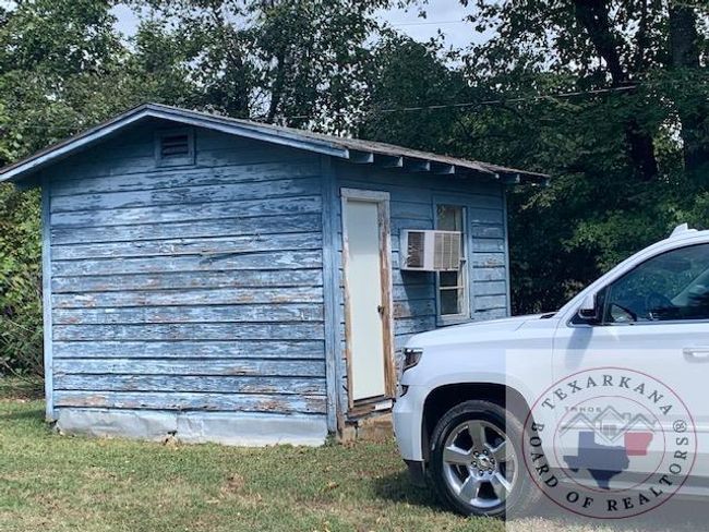 70 County Road 4224, House other with 3 bedrooms, 1 bathrooms and null parking in Simms TX | Image 28