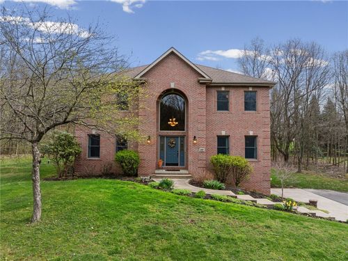 197 W Cruikshank Rd, Butler, PA, 16002-8952 | Card Image