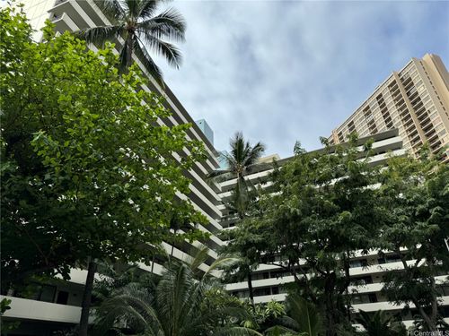 502c-425 Ena Rd, Honolulu, HI, 96815-1715 | Card Image