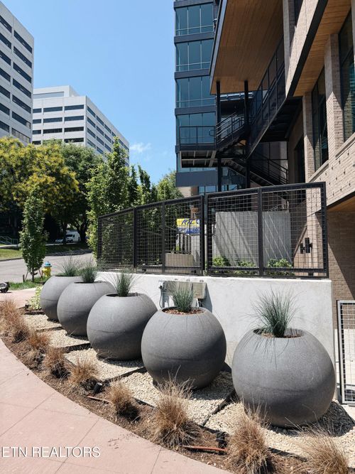 706-327 W Summit Hill Dr, Knoxville, TN, 37902-2358 | Card Image