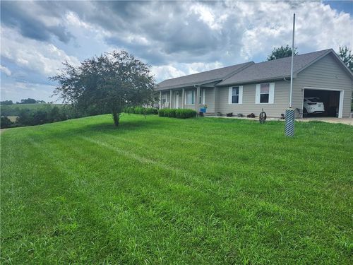 30422 Crescent Hill Rd, Paola, KS, 66071-4958 | Card Image