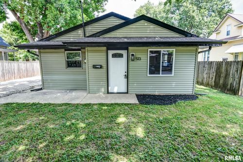 513 E Oak St, Taylorville, IL, 62568-1627 | Card Image