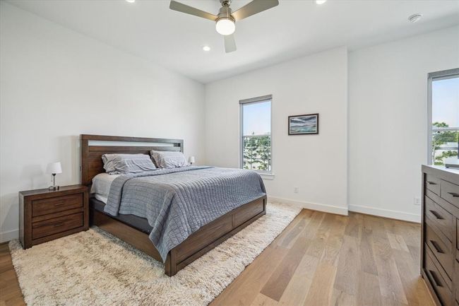 930 Dunleigh Meadows Ln, House other with 3 bedrooms, 4 bathrooms and 2 parking in Houston TX | Image 16