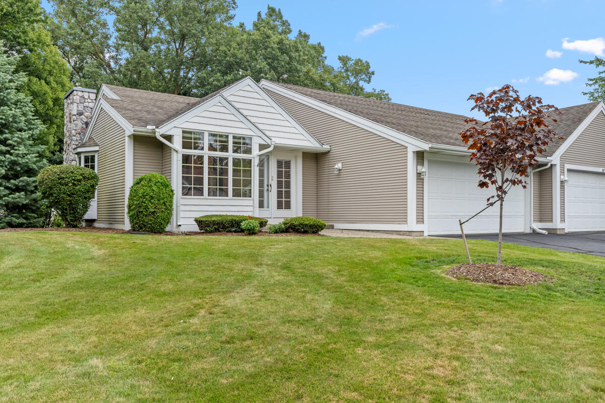 Clarewood Ct, Holland, MI 49423