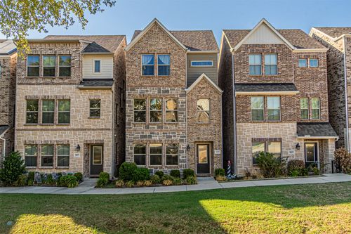 805 Tennessee Dr, Euless, TX, 76040-4691 | Card Image