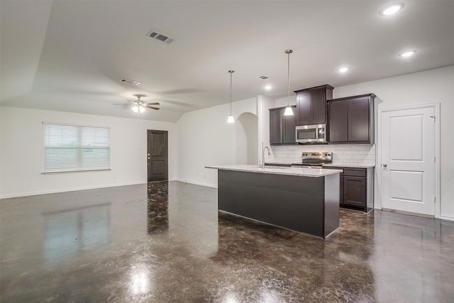 5824 High Plains Trl, House other with 3 bedrooms, 2 bathrooms and null parking in Joshua TX | Image 15