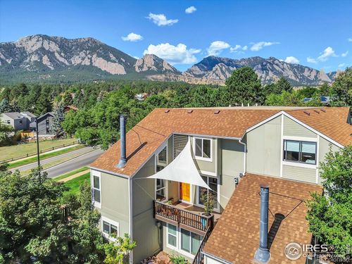 e-3055 Redstone Ln, Boulder, CO, 80305-7167 | Card Image