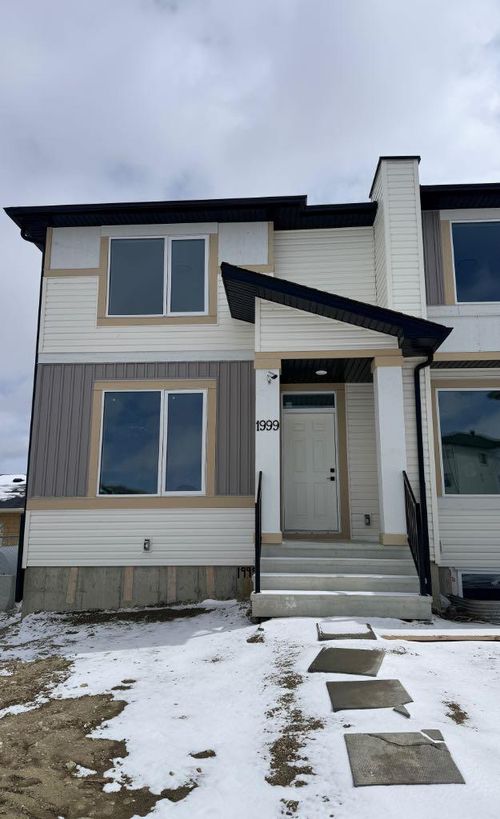 1999 Mccaskill Drive, Crossfield, AB, T0M0C1 | Card Image