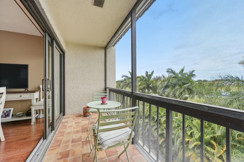 403-3050 Presidential Way, West Palm Beach, FL, 33401-1116 | Card Image