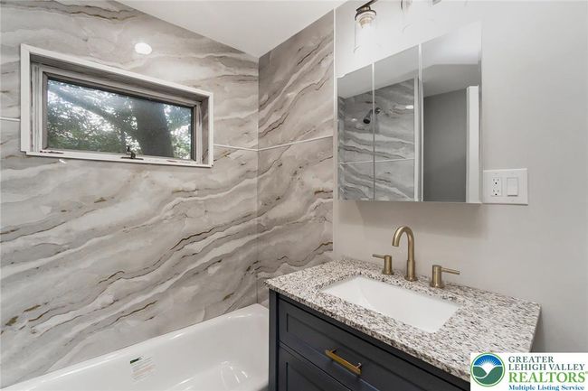 226 Fern St, House other with 4 bedrooms, 2 bathrooms and null parking in Jim Thorpe PA | Image 23