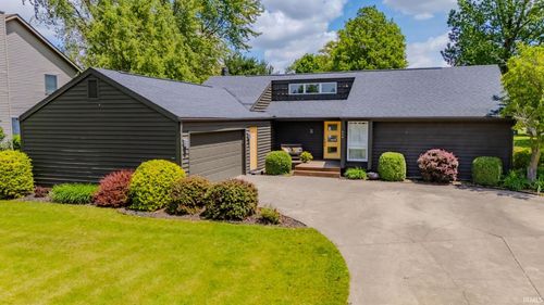712 Allen Dr, Sweetser, IN, 46987-1100 | Card Image