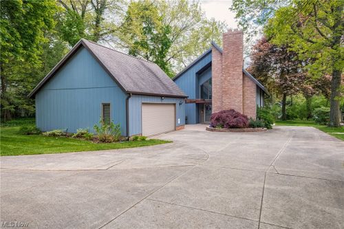 3300 Fulton Dr Nw, Canton, OH, 44718-3251 | Card Image