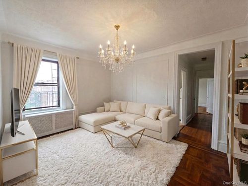 7d-31-14 Crescent St, Astoria, NY, 11106-3700 | Card Image