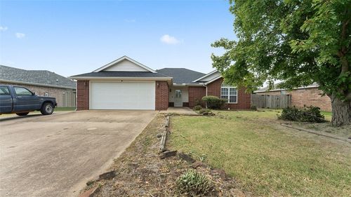 2402 Sw 17th St, Bentonville, AR, 72713-7461 | Card Image