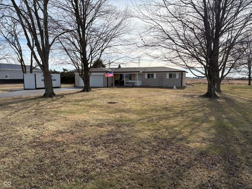 657 Brookville Rd, Fountaintown, IN, 46130-9525 | Card Image