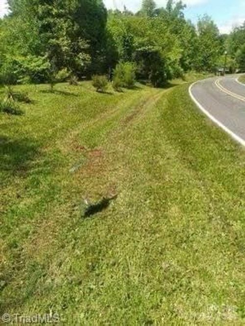 4560 Mecum Rd, Walkertown, NC, 27051-9350 | Card Image