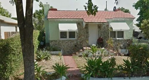 833 30th Ct, West Palm Beach, FL, 33407-5052 | Card Image