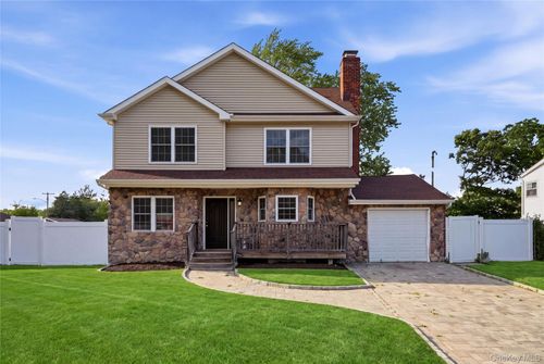 65 Peconic Street, Brookhaven, NY, 11784 | Card Image