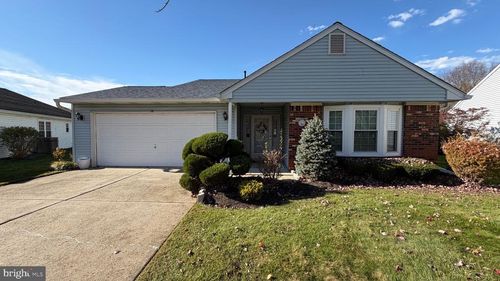 19 Fernwood Ct, Columbus, NJ, 08022-1027 | Card Image