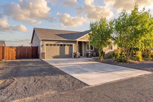 550 Mountain Ridge Dr, Culver, OR, 97734-9558 | Card Image