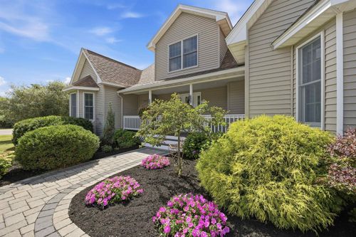 12 Pasture Dr, Franklin, NH, 03235-1543 | Card Image