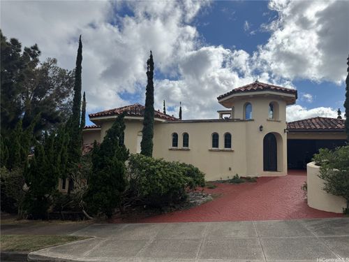 97 Moaniala Pl, Honolulu, HI, 96821-2543 | Card Image