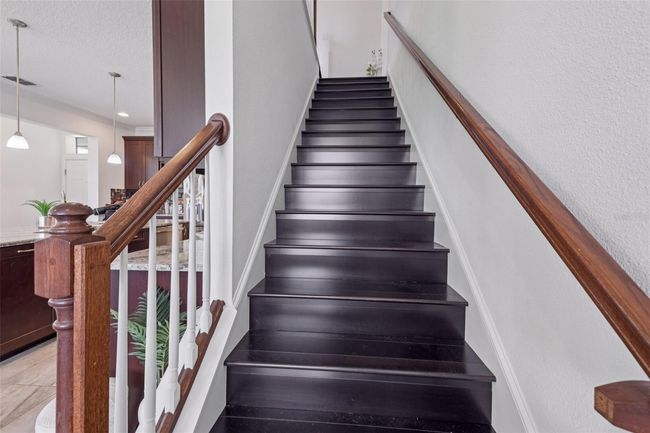 11617 Crowned Sparrow Ln, Townhouse with 3 bedrooms, 3 bathrooms and null parking in TAMPA FL | Image 5