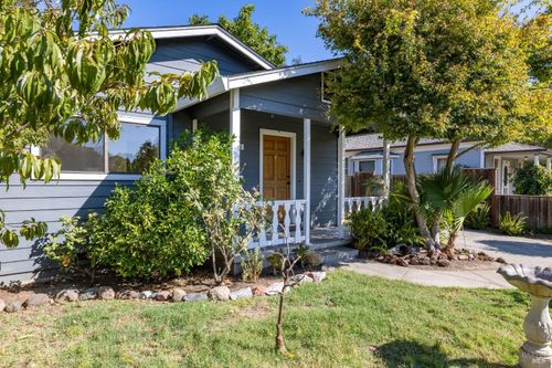235 Willow Street, Santa Rosa, CA, 95401 | Card Image