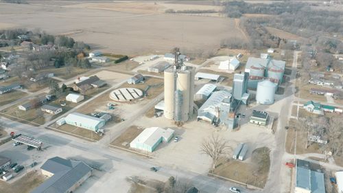 135 4th St N, Maynard, IA, 50655-7654 | Card Image
