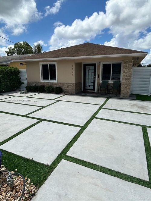 1825 Nw 154th St, Miami Gardens, FL, 33054-2936 | Card Image