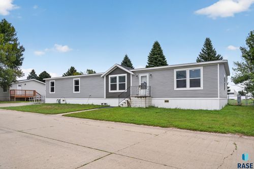 800 N Scotland Pl, Sioux Falls, SD, 57107-1503 | Card Image