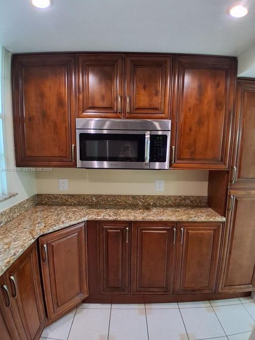 apt-l302-2905 Point East Dr, Aventura, FL, 33160-2624 | Card Image