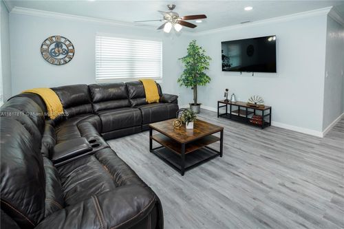 1-1647 Nw 29th Ave, Miami, FL, 33125-2033 | Card Image