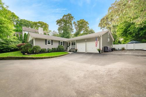 30 Ferndale Ave, Miller Place, NY, 11764-2311 | Card Image