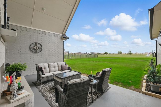 Covered back patio | Image 36