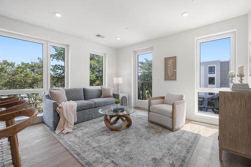 323-80 Constitution Ave, Portsmouth, NH, 03801-5973 | Card Image