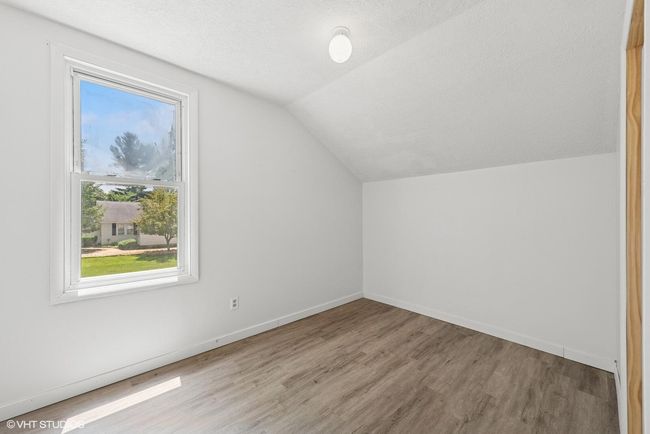 26_208ArdmoreAve_2031_Large | Image 22