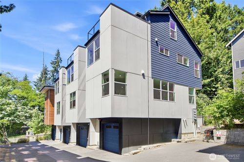 16616 Ne 85th St, Redmond, WA, 98052-3763 | Card Image