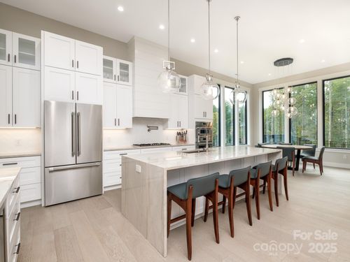 422 Ascension Vly, Horse Shoe, NC, 28742-0180 | Card Image