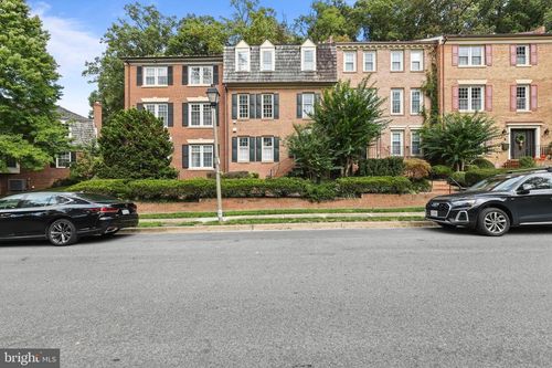 2367 S Queen St, ARLINGTON, VA, 22202-1550 | Card Image