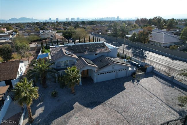 2890 Belcastro St, House other with 4 bedrooms, 5 bathrooms and null parking in Las Vegas NV | Image 4
