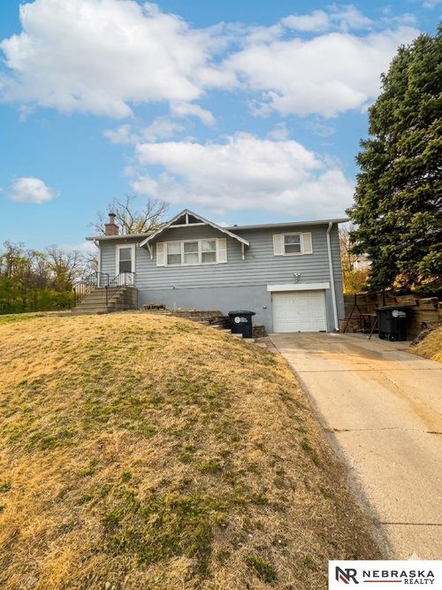 6748 Kansas Avenue, Omaha, NE, 68104 | Card Image
