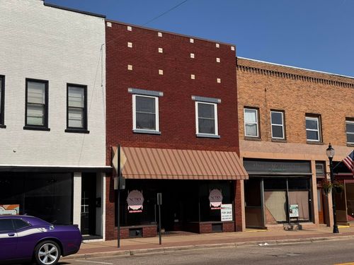 13 N Main St, Three Rivers, MI, 49093-1531 | Card Image