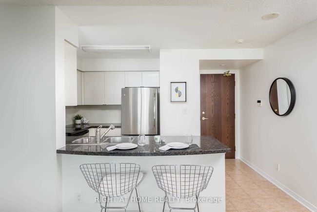 1106 - 4850 Glen Erin Dr, Condo with 1 bedrooms, 1 bathrooms and 1 parking in Mississauga ON | Image 10