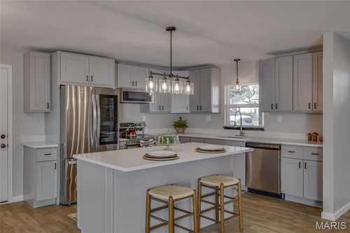 406 N A St, Farmington, MO, 63640-2410 | Card Image