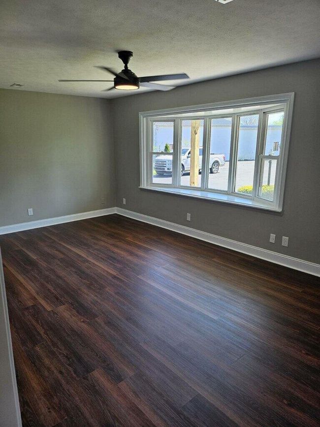 144 Lakeway Drive, For Sale in Russell Springs Zoocasa