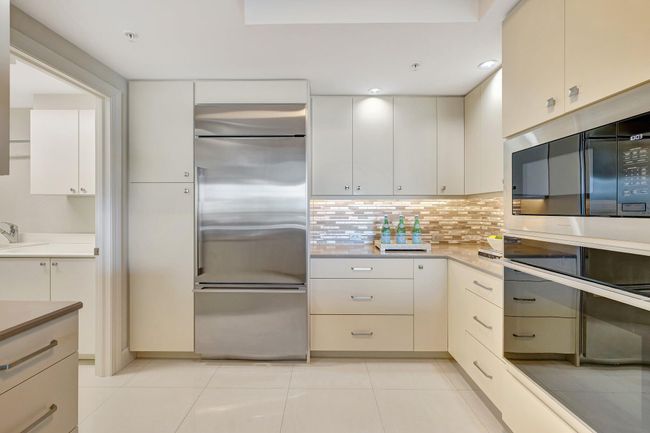 APT-908 - 1 N Ocean Blvd, Condo with 3 bedrooms, 2 bathrooms and null parking in Pompano Beach FL | Image 16