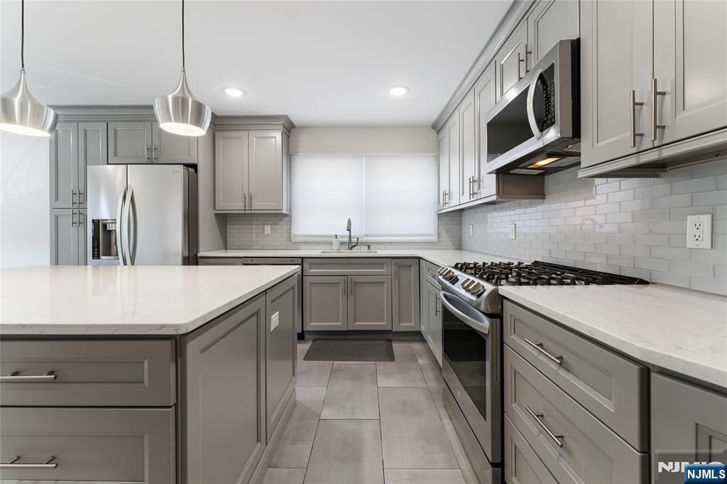 Residential Lease in Palisades Park 2