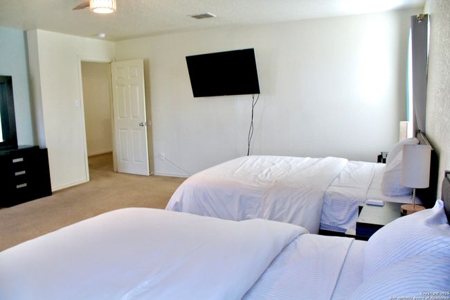 124 Hinge Path, House other with 3 bedrooms, 3 bathrooms and null parking in Cibolo TX | Image 32
