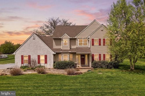4 Greenfield Rd, Cochranville, PA, 19330-9403 | Card Image